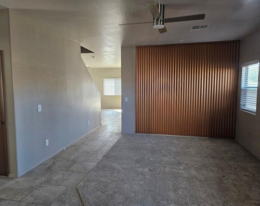 36337 W Velazquez Drive - Photo Thumbnail 3