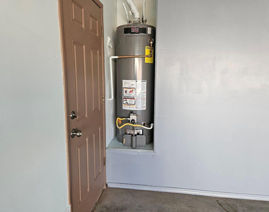 36337 W Velazquez Drive - Photo Thumbnail 18