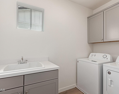 3746 E Earll Drive - Photo Thumbnail 31