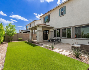 3746 E Earll Drive - Photo Thumbnail 32