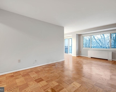 4201 Cathedral Avenue Nw - Photo Thumbnail 5