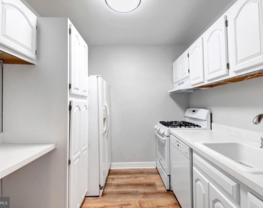 4201 Cathedral Avenue Nw - Photo Thumbnail 10