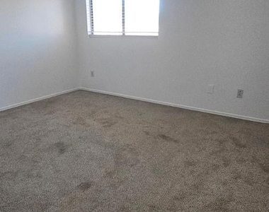 18611 N 22nd Street - Photo Thumbnail 11