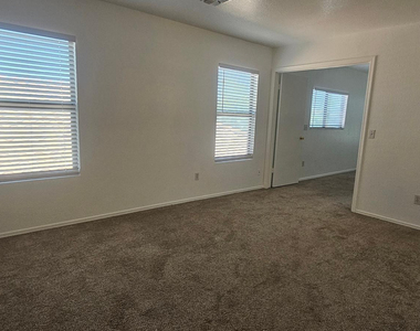 18611 N 22nd Street - Photo Thumbnail 10