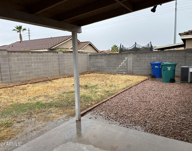 1006 S Slater Circle - Photo Thumbnail 12