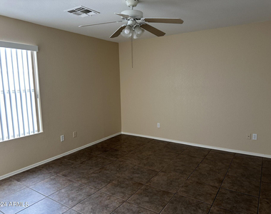 1006 S Slater Circle - Photo Thumbnail 7