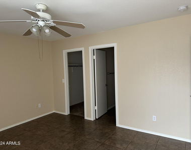 1006 S Slater Circle - Photo Thumbnail 11