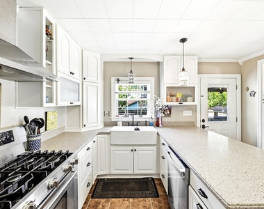 202 S 3rd St - Photo Thumbnail 12