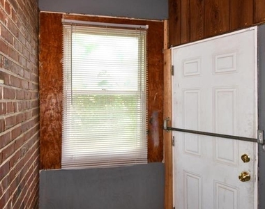 1314 Downing Place Ne - Photo Thumbnail 14