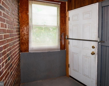 1314 Downing Place Ne - Photo Thumbnail 13