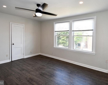 1314 Downing Place Ne - Photo Thumbnail 3