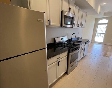 532 8th Street Se - Photo Thumbnail 7