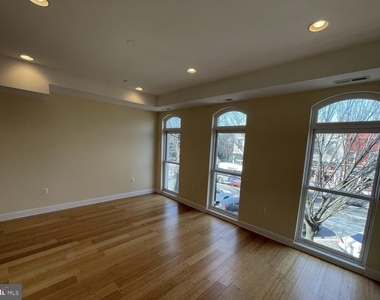 532 8th Street Se - Photo Thumbnail 5