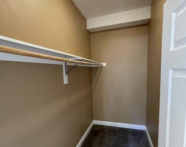532 8th Street Se - Photo Thumbnail 14