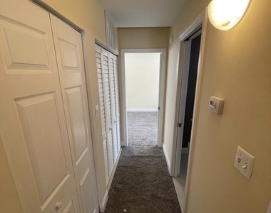 532 8th Street Se - Photo Thumbnail 8