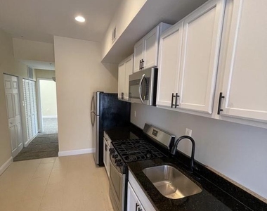 532 8th Street Se - Photo Thumbnail 6