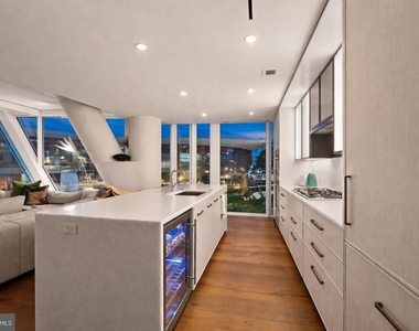 601 Wharf Street Sw - Photo Thumbnail 7