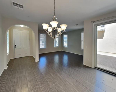 28958 N 124th Drive - Photo Thumbnail 4