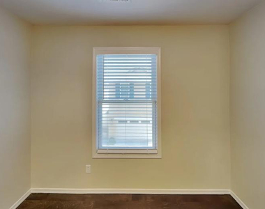 28958 N 124th Drive - Photo Thumbnail 9