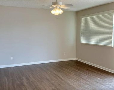 4322 E Villa Maria Drive - Photo Thumbnail 1