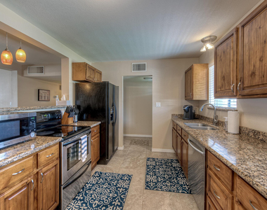 8031 E Oak - Photo Thumbnail 13