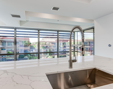 7137 E Rancho Vista Drive - Photo Thumbnail 16