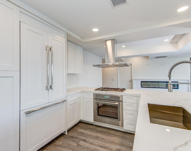 7137 E Rancho Vista Drive - Photo Thumbnail 11