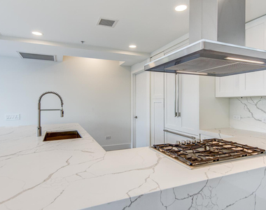 7137 E Rancho Vista Drive - Photo Thumbnail 13