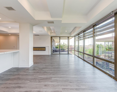 7137 E Rancho Vista Drive - Photo Thumbnail 8