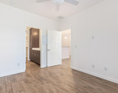 2063 E Lemon Street - Photo Thumbnail 21