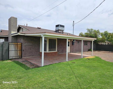 531 E Laguna Drive - Photo Thumbnail 27