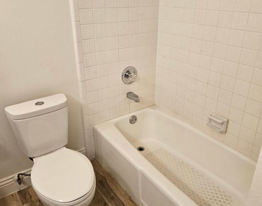 531 E Laguna Drive - Photo Thumbnail 25
