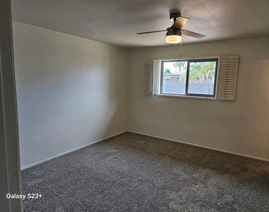 531 E Laguna Drive - Photo Thumbnail 19