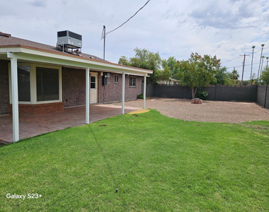 531 E Laguna Drive - Photo Thumbnail 26