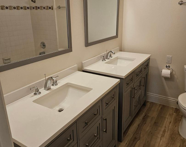 531 E Laguna Drive - Photo Thumbnail 24