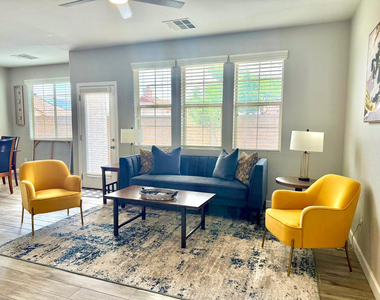 3708 E Kerry Lane - Photo Thumbnail 2