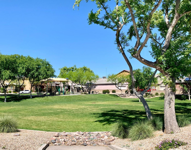 3708 E Kerry Lane - Photo Thumbnail 19