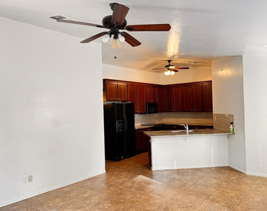1043 S Rose - Photo Thumbnail 4
