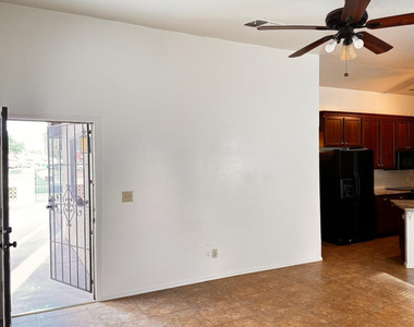 1043 S Rose - Photo Thumbnail 8