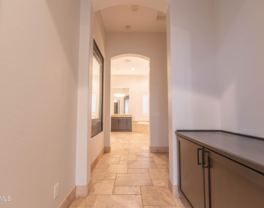 3552 E Jaeger Circle - Photo Thumbnail 7