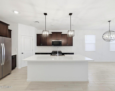 15875 W Cottontail Lane - Photo Thumbnail 4