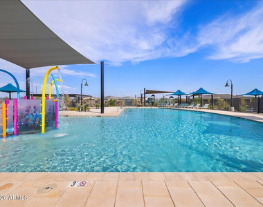 15875 W Cottontail Lane - Photo Thumbnail 18