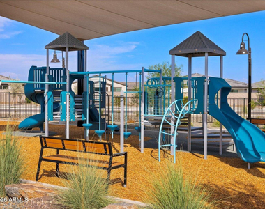 15875 W Cottontail Lane - Photo Thumbnail 10