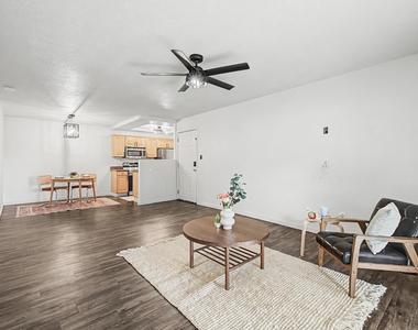 2121 W Royal Palm Road - Photo Thumbnail 4