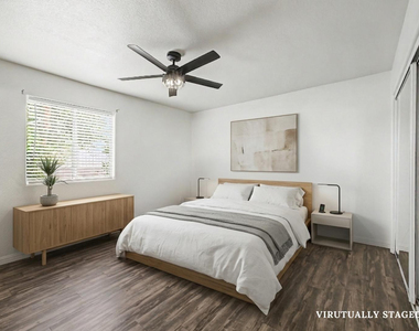 2121 W Royal Palm Road - Photo Thumbnail 12