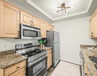 2121 W Royal Palm Road - Photo Thumbnail 9