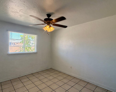 7532 N 21st Avenue - Photo Thumbnail 8