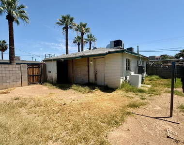 7532 N 21st Avenue - Photo Thumbnail 2