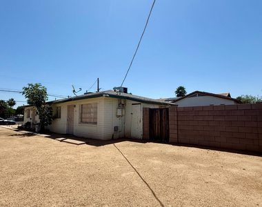 7532 N 21st Avenue - Photo Thumbnail 1