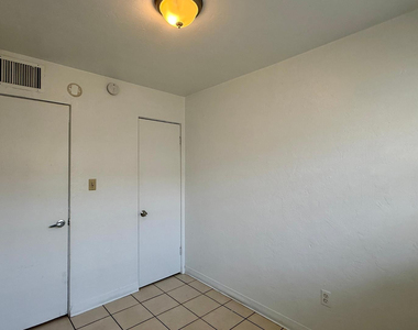 7532 N 21st Avenue - Photo Thumbnail 15